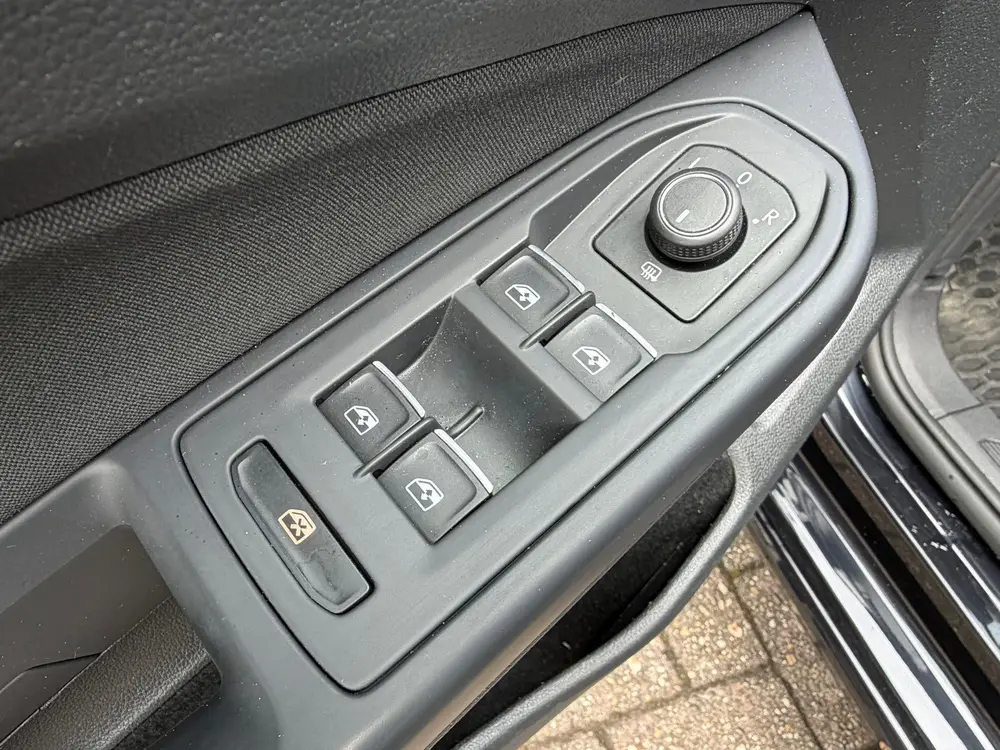 Volkswagen Golf 1.0 TSI 110PK Navi,Clima,ACC,Carplay,Stoel+S uit 2021, foto 18