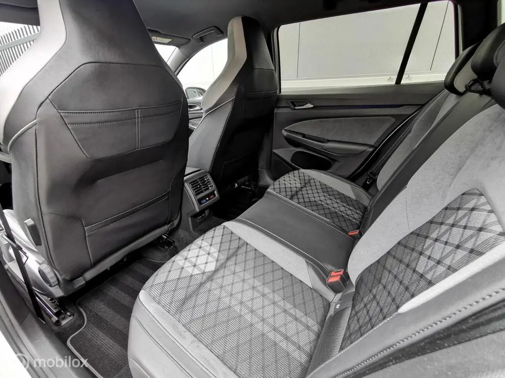 Volkswagen Golf Variant 1.5 eTSI R-LINE/150PK/DSG/ACC/DCC/IQ uit 2021, foto 10