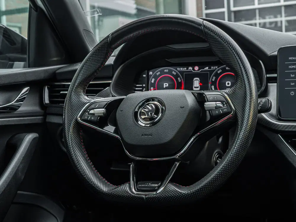 Skoda Kamiq 1.0 TSI Sport Monte Carlo PANO MATRIX LED uit 2021, foto 12