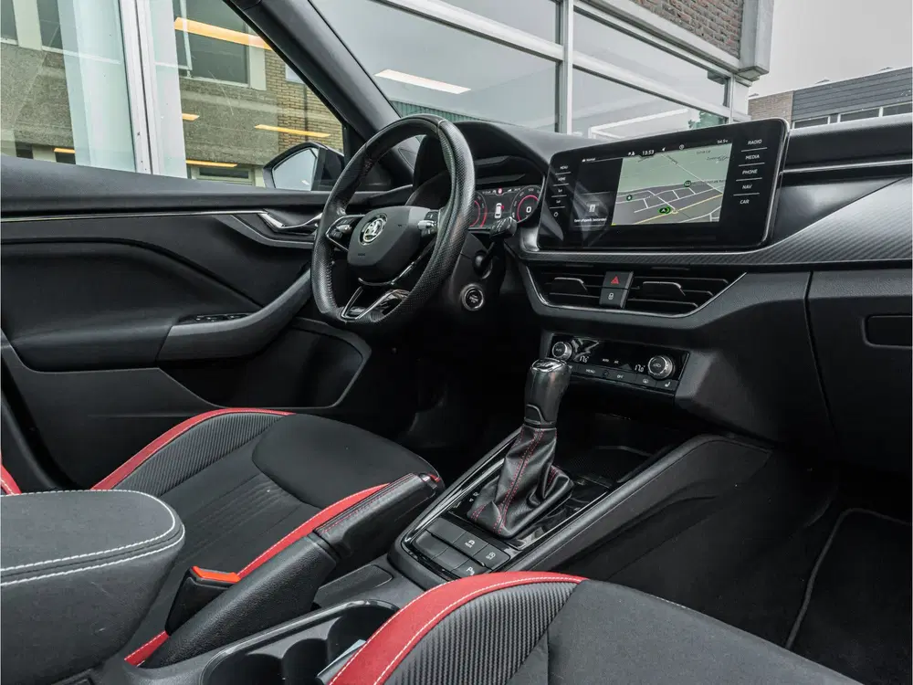Skoda Kamiq 1.0 TSI Sport Monte Carlo PANO MATRIX LED uit 2021, foto 16