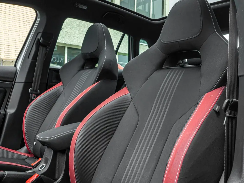 Skoda Kamiq 1.0 TSI Sport Monte Carlo PANO MATRIX LED uit 2021, foto 18