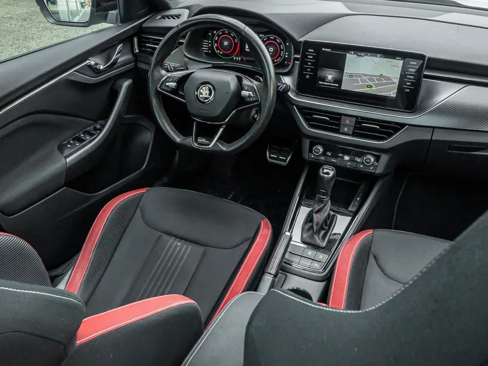 Skoda Kamiq 1.0 TSI Sport Monte Carlo PANO MATRIX LED uit 2021, foto 2