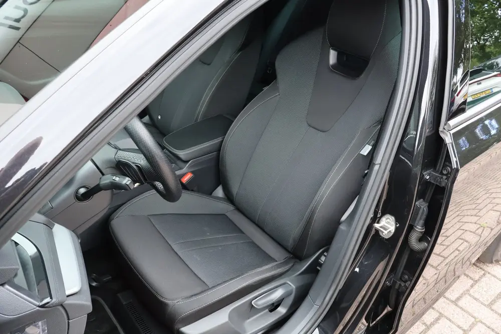 Skoda Octavia 1.0 e-TSI Sport Business uit 2023, foto 8