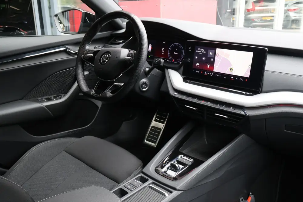 Skoda Octavia 1.0 e-TSI Sport Business uit 2023, foto 9