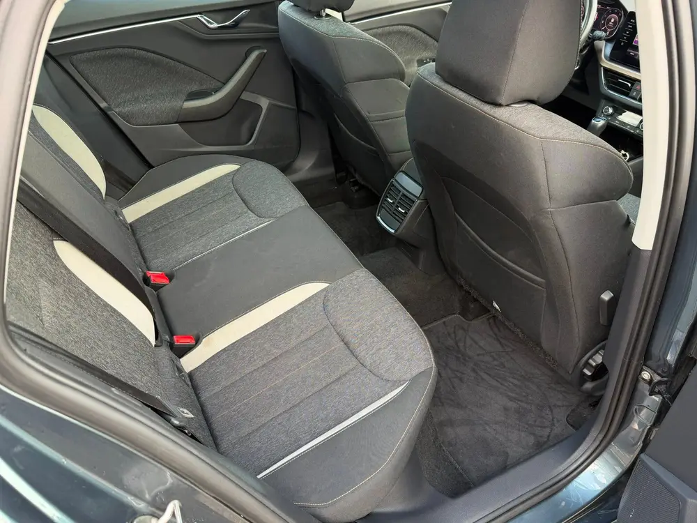 Skoda Scala 1.0 TSI Business Edition l DSG l PANO uit 2019, foto 20