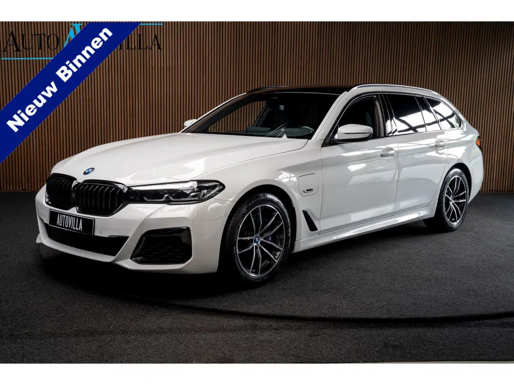 BMW 5-serie 5 Serie Touring 530e M-Sport Navi Leer Spo uit 2022