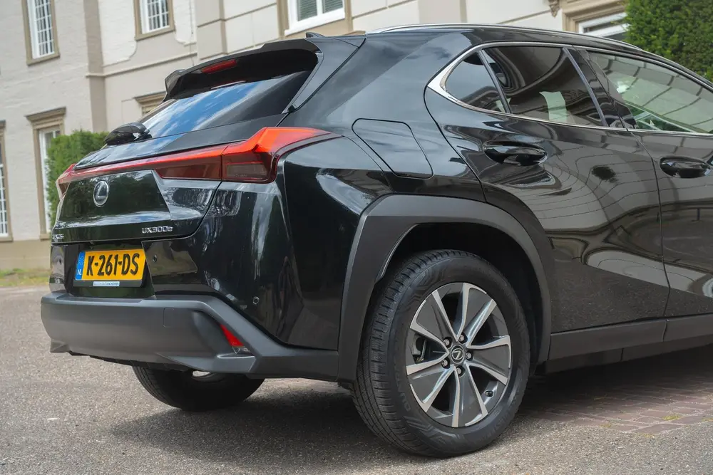 Lexus UX 300e Luxury 54 kWh LEDER | CAMERA | KEYLESS | ORG N uit 2020, foto 11