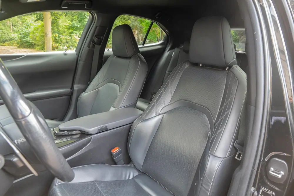 Lexus UX 300e Luxury 54 kWh LEDER | CAMERA | KEYLESS | ORG N uit 2020, foto 6