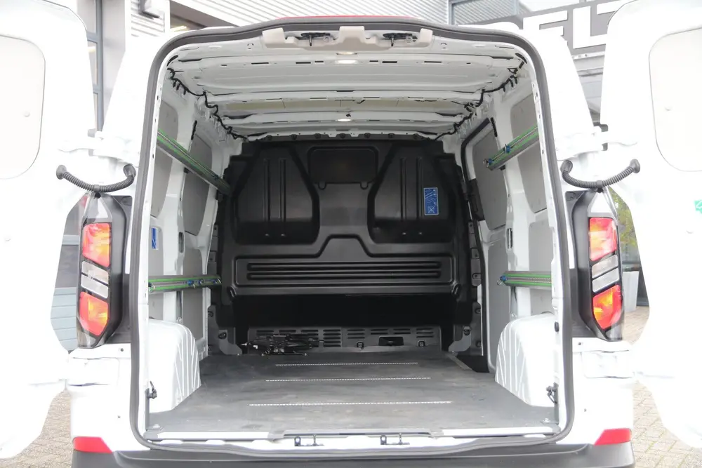 Ford Transit Custom 2.0 TDCI 136 uit 2024, foto 4