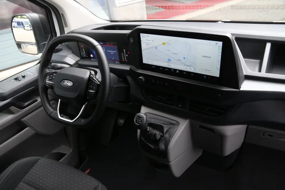 Ford Transit Custom 2.0 TDCI 136 uit 2024, foto 5