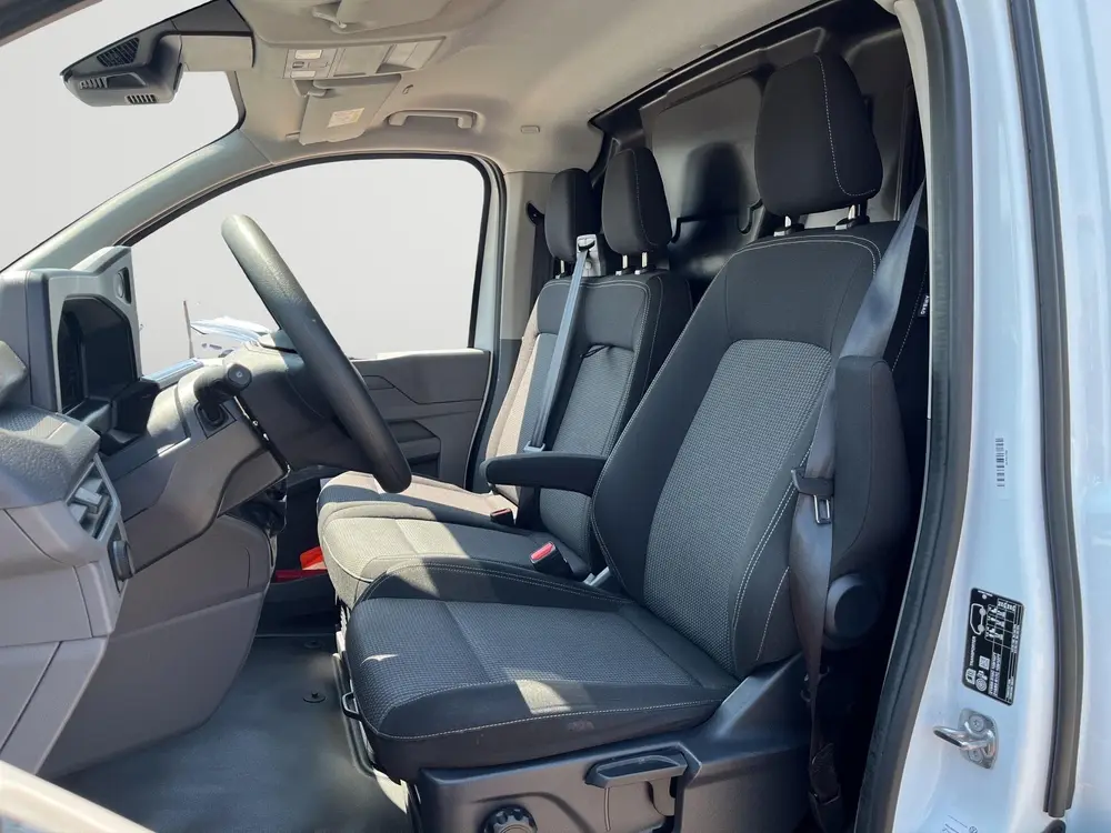Volkswagen Transporter 2.0 TDI L2H1 30 uit 2025, foto 3