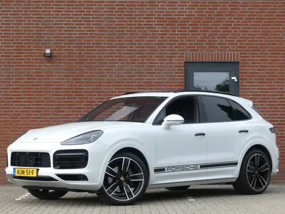 Porsche Cayenne 3.0 E-Hybrid Platinum Edition AS besturing uit 2023