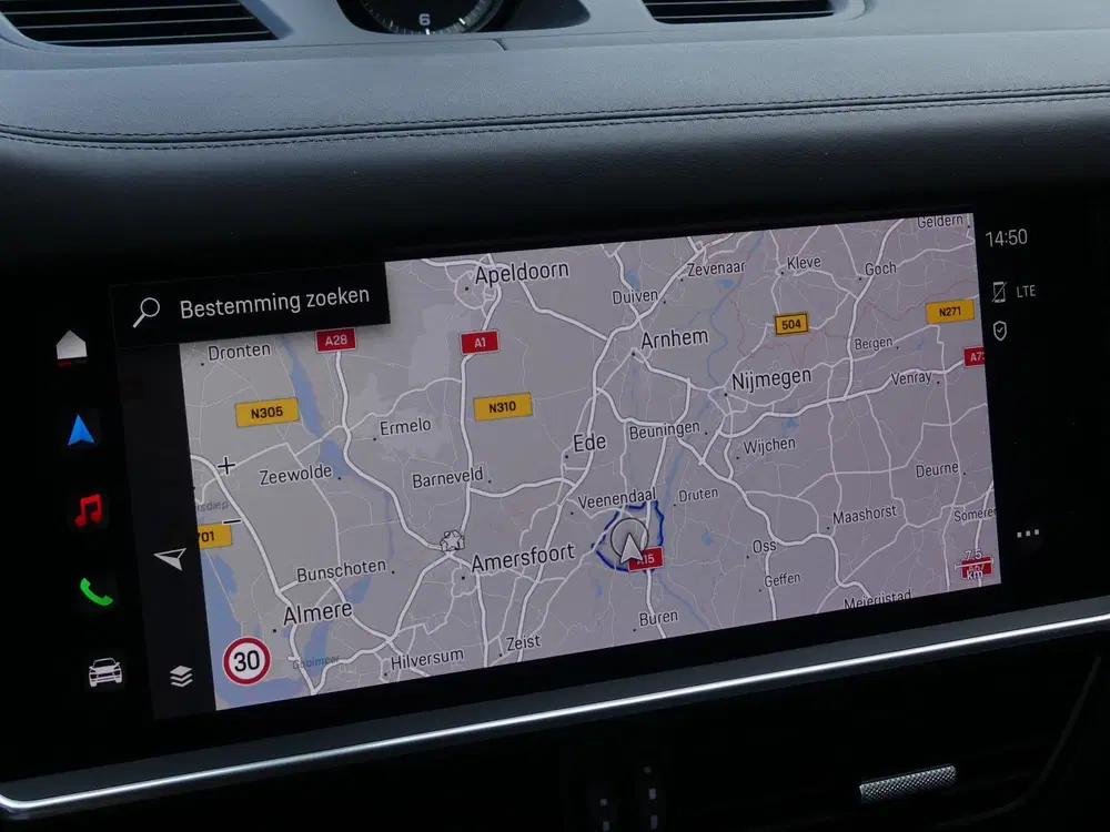 Porsche Cayenne 3.0 E-Hybrid Platinum Edition AS besturing uit 2023, foto 18