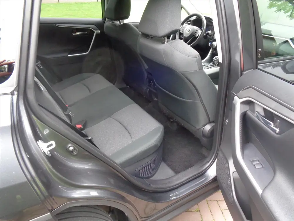 Toyota RAV 4 2.5 Hybrid 222pk CVT AWD Dynamic bij Toyot uit 2020, foto 9