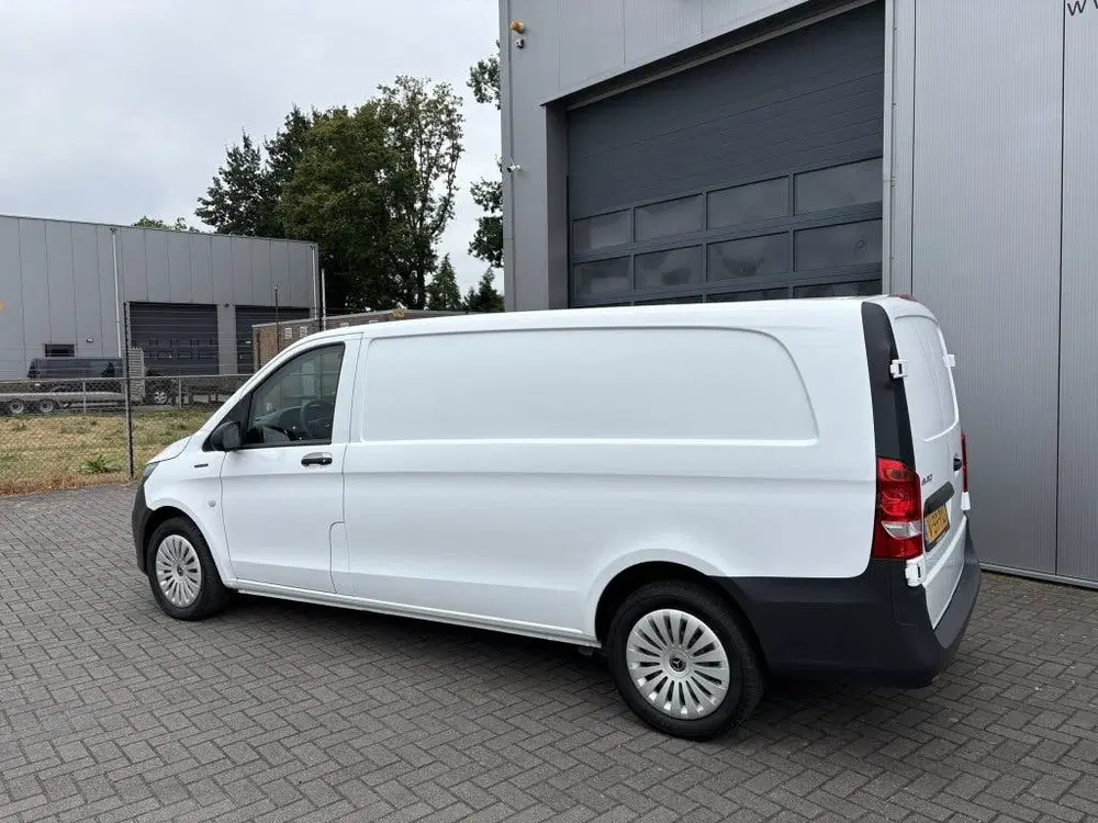 Mercedes-Benz Vito 112 60kWh XL uit 2024, foto 2