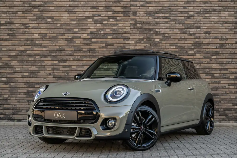 Mini Cooper 1.5 Cooper uit 2019, foto 2