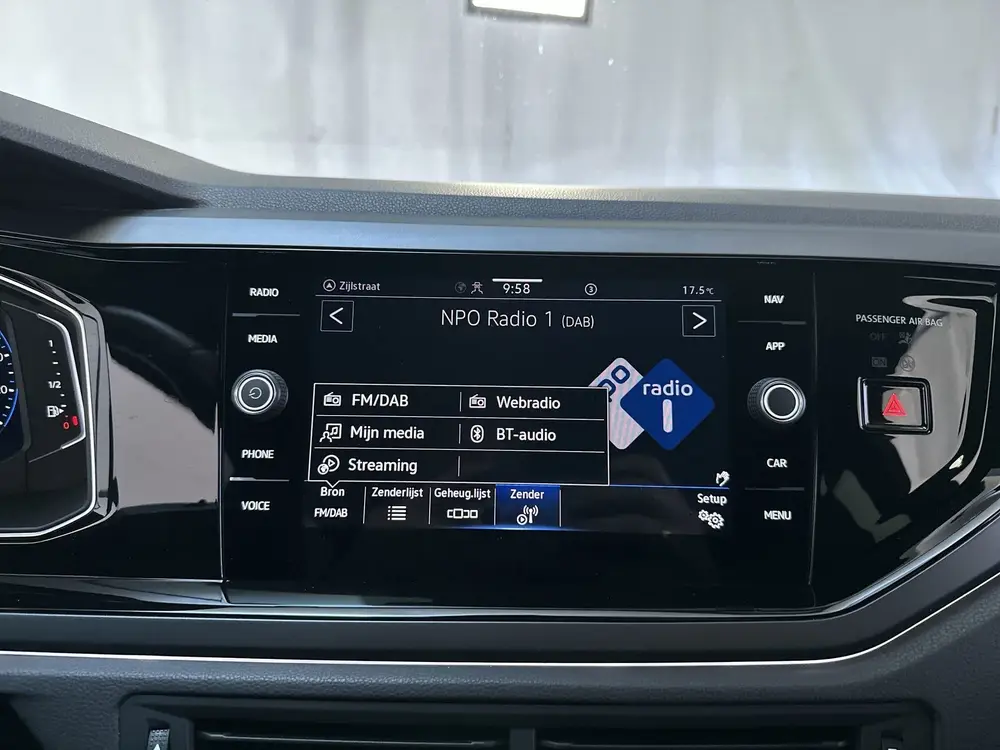 Volkswagen Polo 1.0 TSI R-Line Camera Navigatie DAB+ Stoelve uit 2022, foto 20