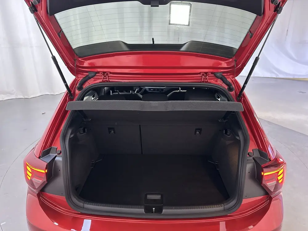 Volkswagen Polo 1.0 TSI R-Line Camera Navigatie DAB+ Stoelve uit 2022, foto 9