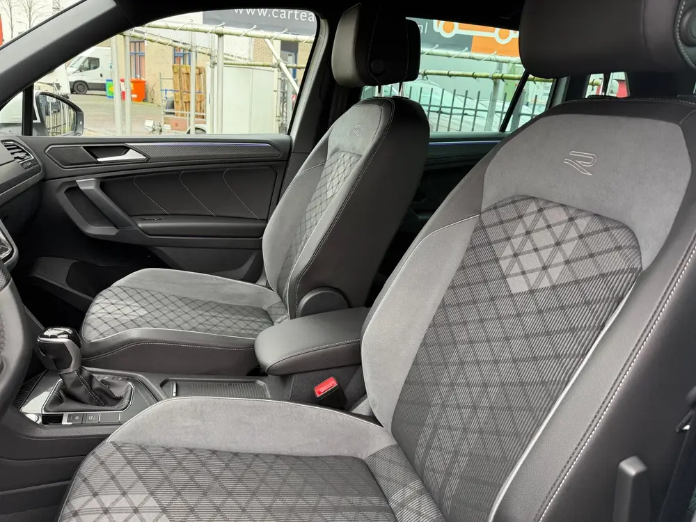 Volkswagen Tiguan 1.5 TSI R-Line BOVAG GARANTIE CARPLAY/NAVI uit 2021, foto 20