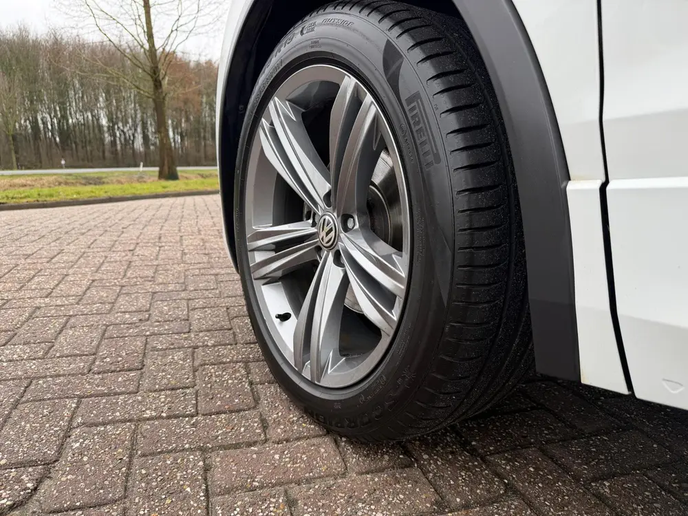 Volkswagen Tiguan 1.5 TSI R-Line BOVAG GARANTIE CARPLAY/NAVI uit 2021, foto 6