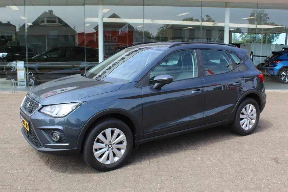 SEAT Arona 1.0-115pk TSI Style Business Intense AUTOM uit 2019, foto 2