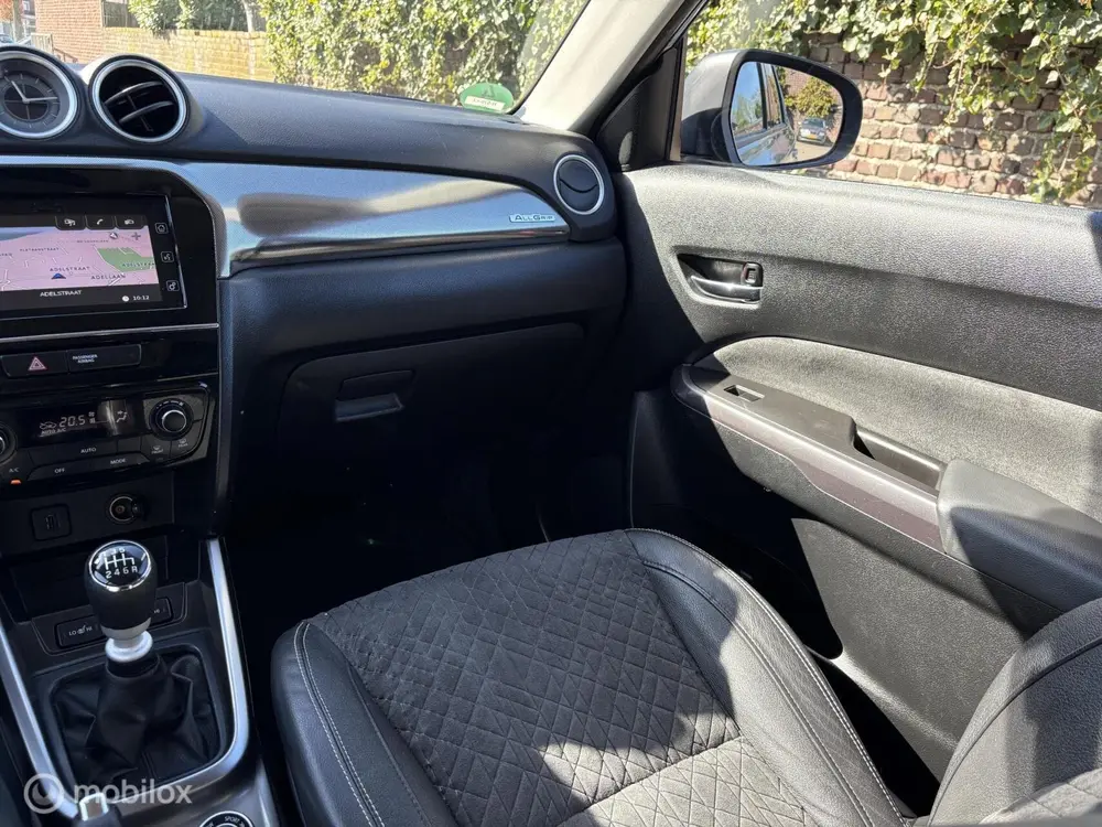 Suzuki Vitara 1.4 Boosterjet AllGrip Stijl / 4WD uit 2019, foto 19