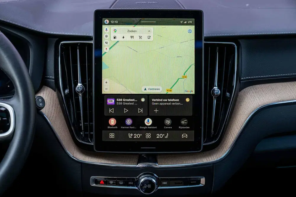 Volvo XC60 2.0 T6 Plug-in hybrid AWD Ultra Dark uit 2026, foto 12