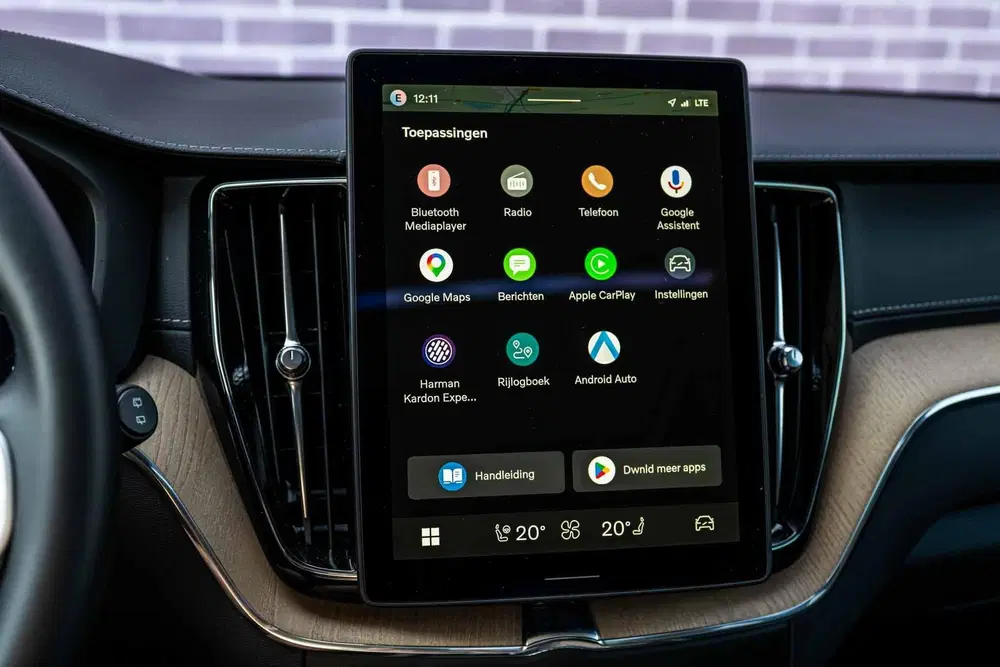 Volvo XC60 2.0 T6 Plug-in hybrid AWD Ultra Dark uit 2026, foto 19