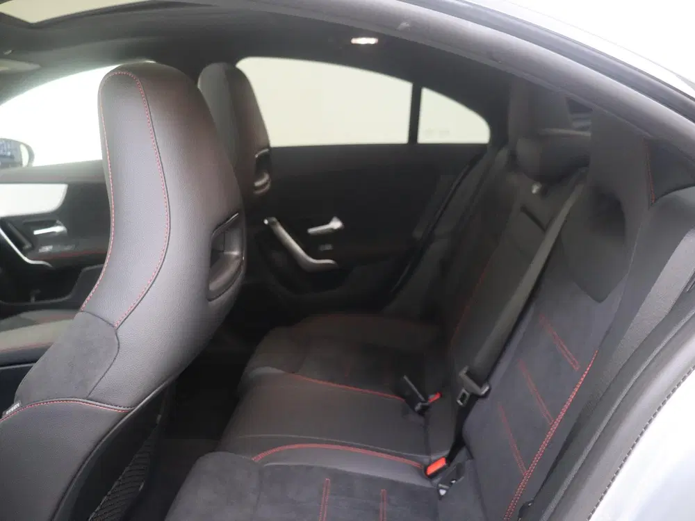 Mercedes-Benz CLA 180 Business Solution AMG uit 2025, foto 12