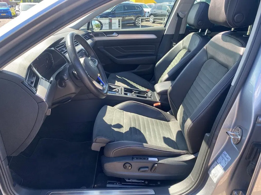 Volkswagen Passat Variant 1.4 TSI PHEV GTE Business |Pano Da uit 2023, foto 2