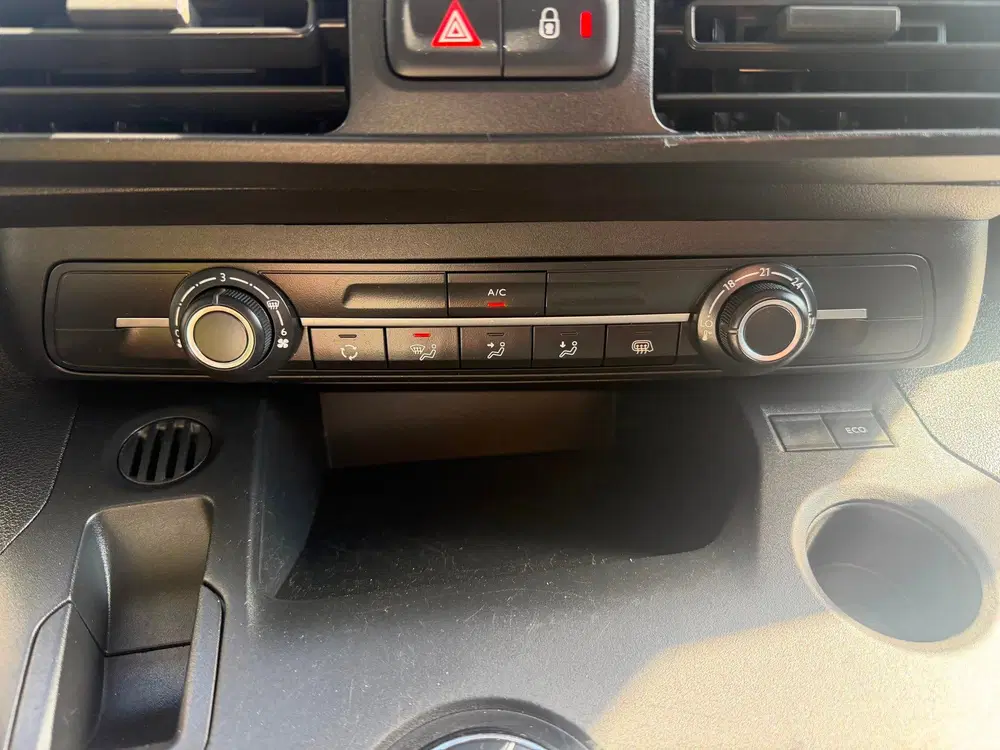 Peugeot Partner 1.5 BlueHDi Automaat Navi Camera Airco Cru uit 2023, foto 11