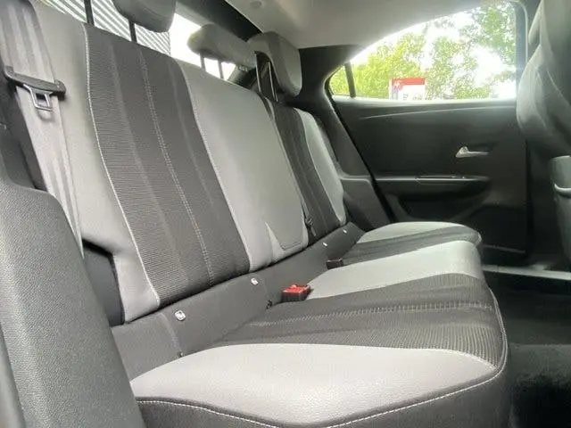 Opel Mokka 1.2 Turbo 130 PK Elegance ADAPTIVE uit 2024, foto 8
