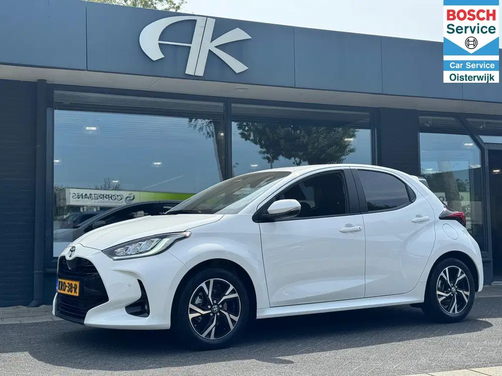 Toyota Yaris 1.5 Hybrid 115 Business Plus uit 2025