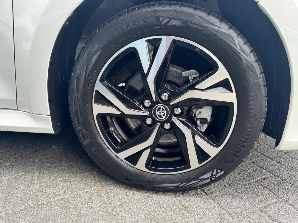 Toyota Yaris 1.5 Hybrid 115 Business Plus uit 2025, foto 13