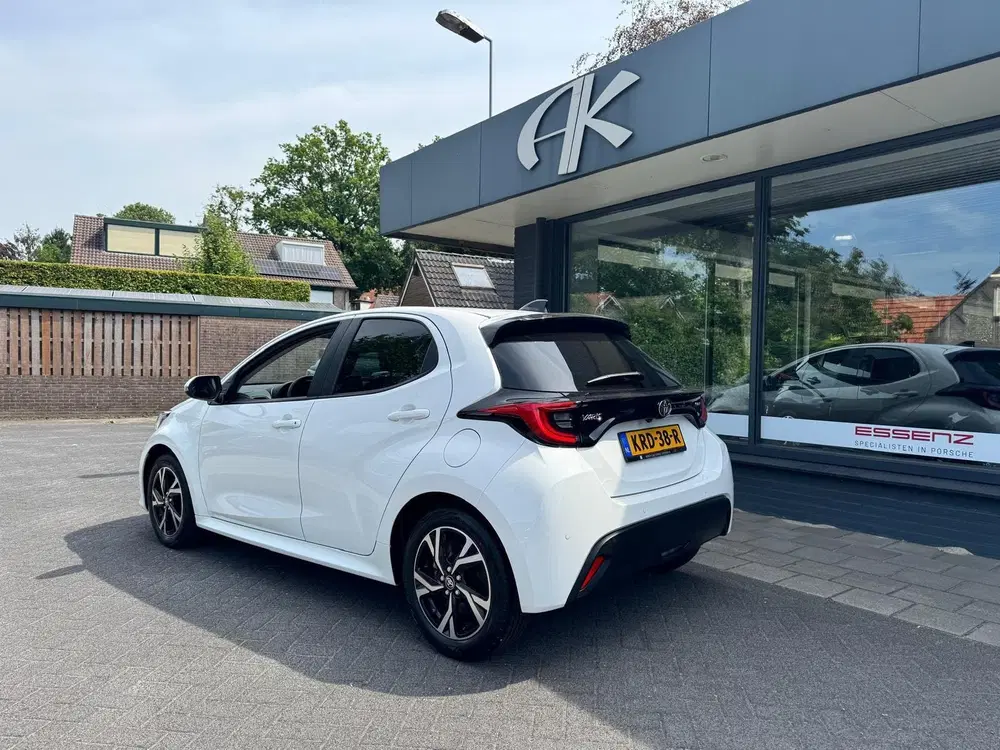 Toyota Yaris 1.5 Hybrid 115 Business Plus uit 2025, foto 3
