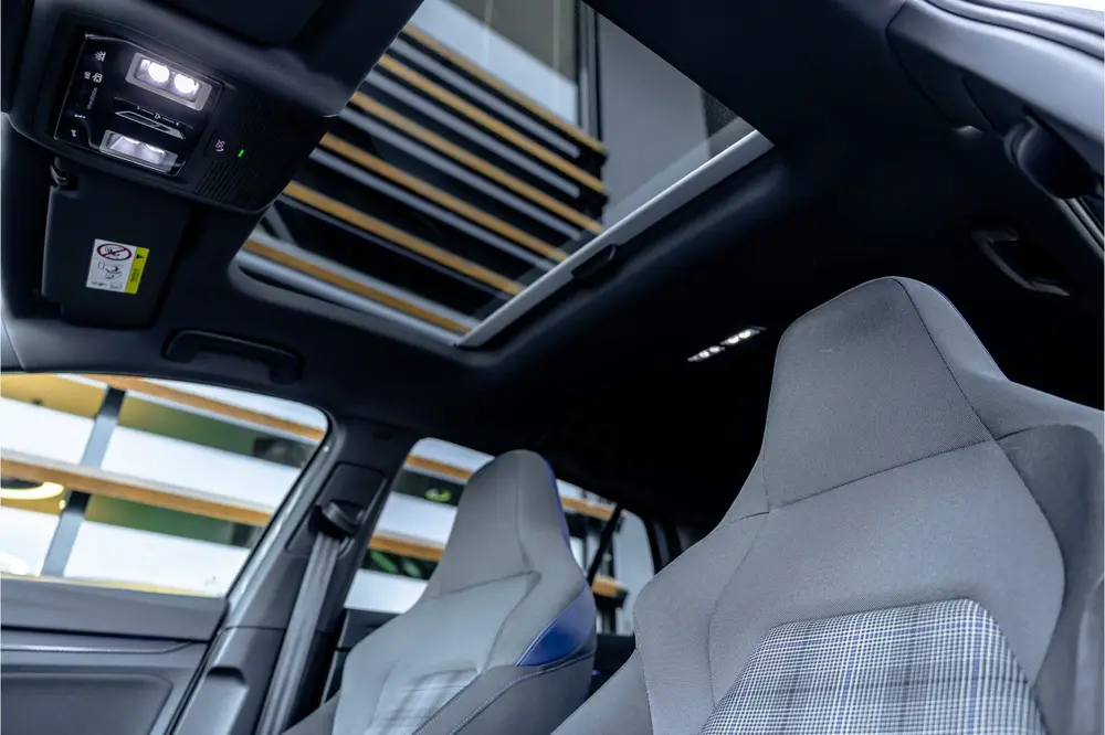 Volkswagen Golf 1.4 eHybrid GTE - Panorama | Elek. Trekhaak uit 2021, foto 20