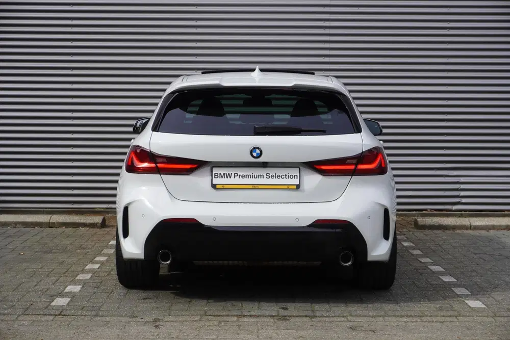 BMW 1-serie 120i Model M Sport uit 2022, foto 5