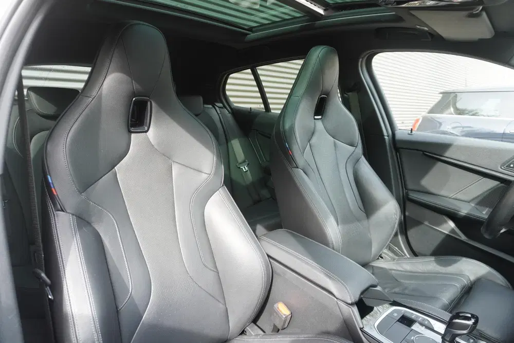 BMW 1-serie 120i Model M Sport uit 2022, foto 8