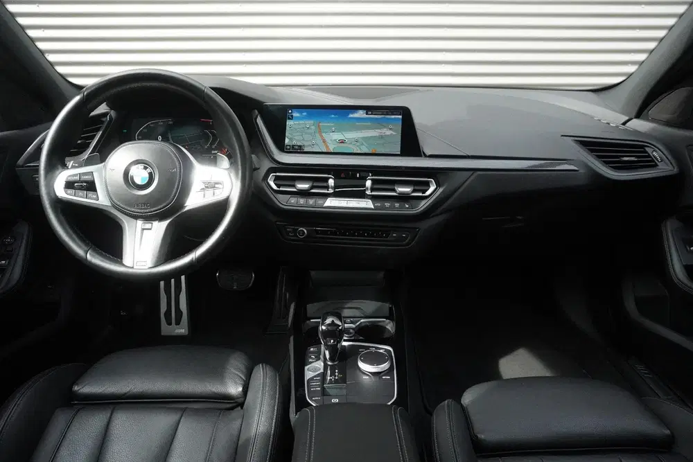 BMW 1-serie 120i Model M Sport uit 2022, foto 9
