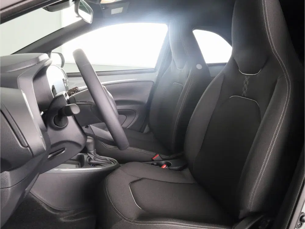 Toyota Aygo X Hybrid 115 pulse uit 2026, foto 12