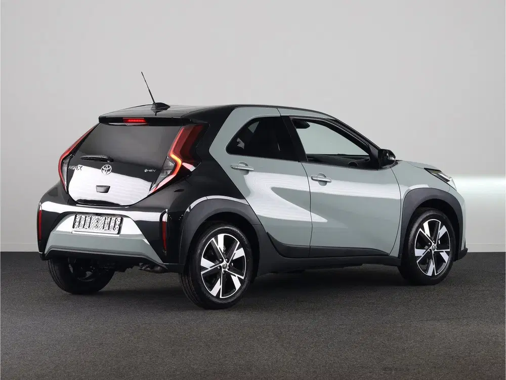 Toyota Aygo X Hybrid 115 pulse uit 2026, foto 2