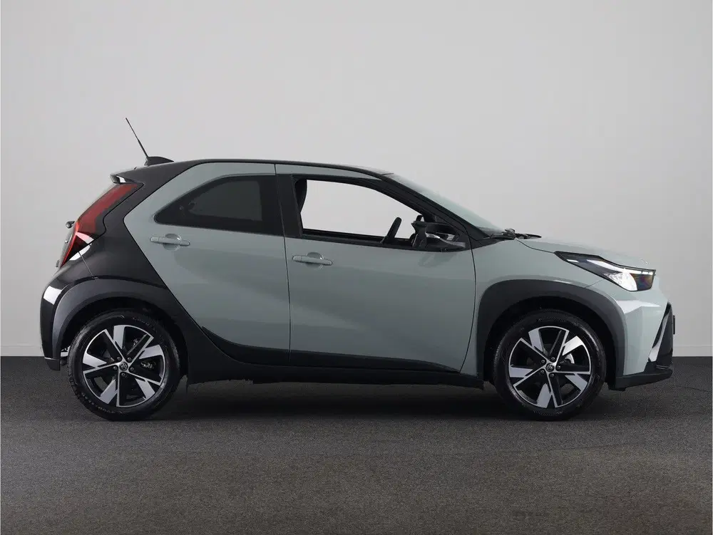 Toyota Aygo X Hybrid 115 pulse uit 2026, foto 3