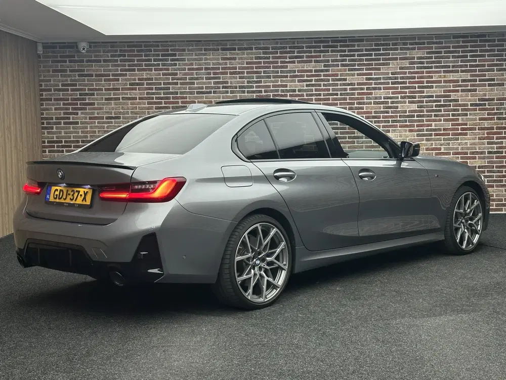 BMW 3-serie 330e M Performance Sport H uit 2024, foto 2