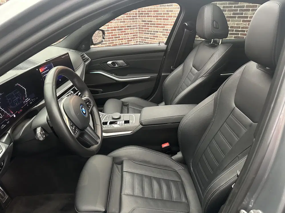 BMW 3-serie 330e M Performance Sport H uit 2024, foto 9