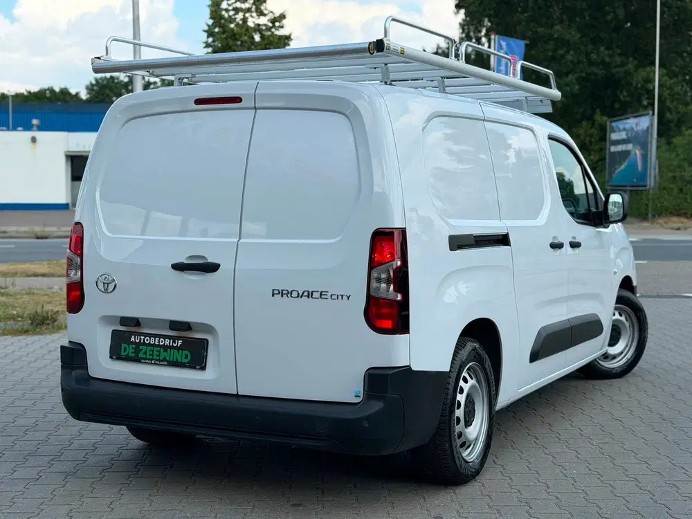 Toyota Proace City 1.5 D-4D Challenger L2 Long uit 2024, foto 2