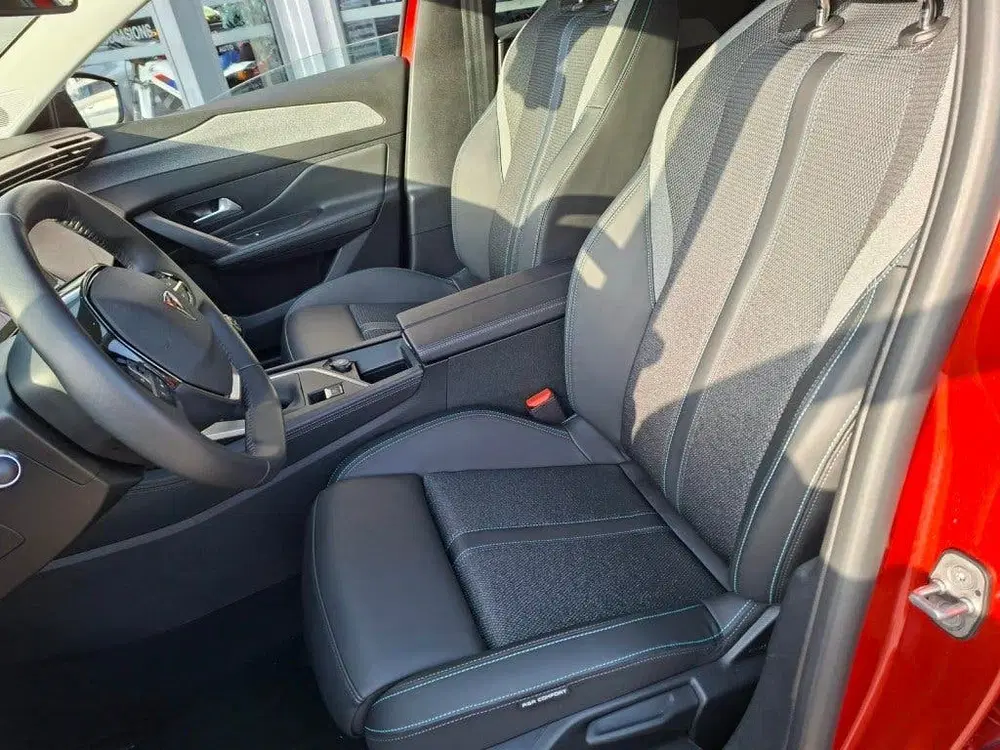Peugeot 308 308 SW 1.2 PURE-TECH 130PK ALLURE NAVI PDC uit 2024, foto 10