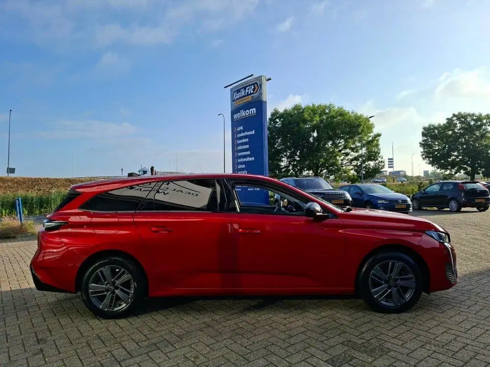 Peugeot 308 308 SW 1.2 PURE-TECH 130PK ALLURE NAVI PDC uit 2024, foto 6
