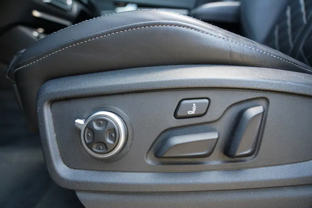 Audi Q5 55 TFSI e PANO uit 2021, foto 19