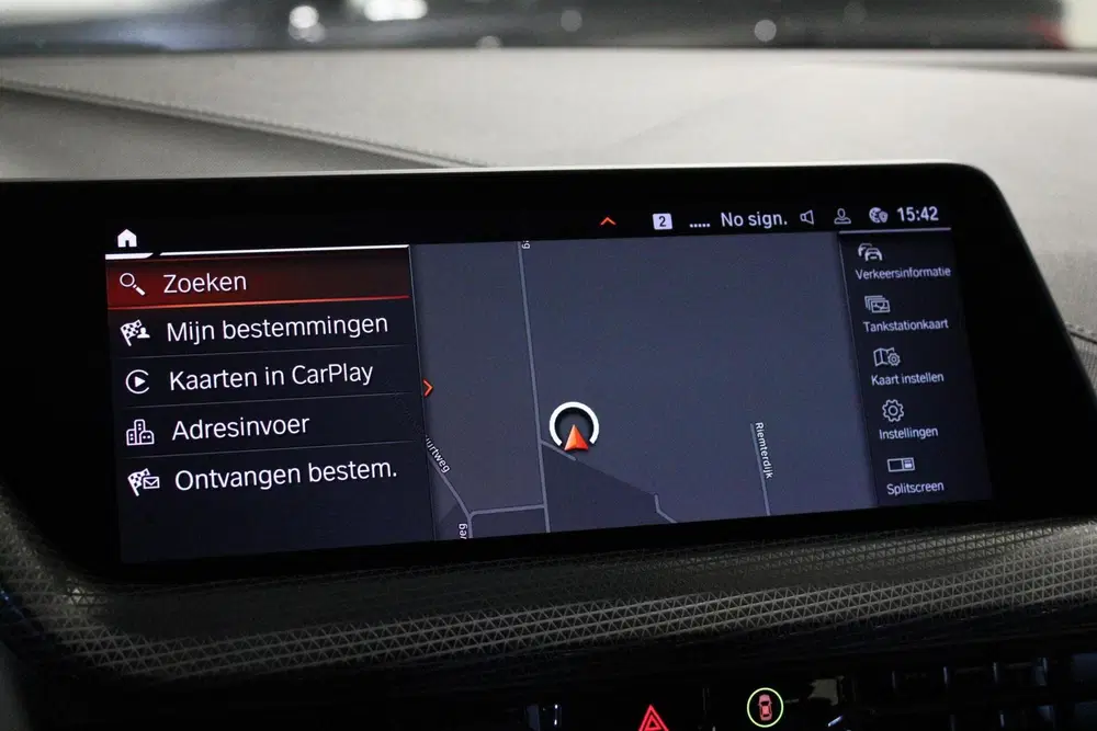 BMW 1-serie 120i Sport Line uit 2021, foto 14
