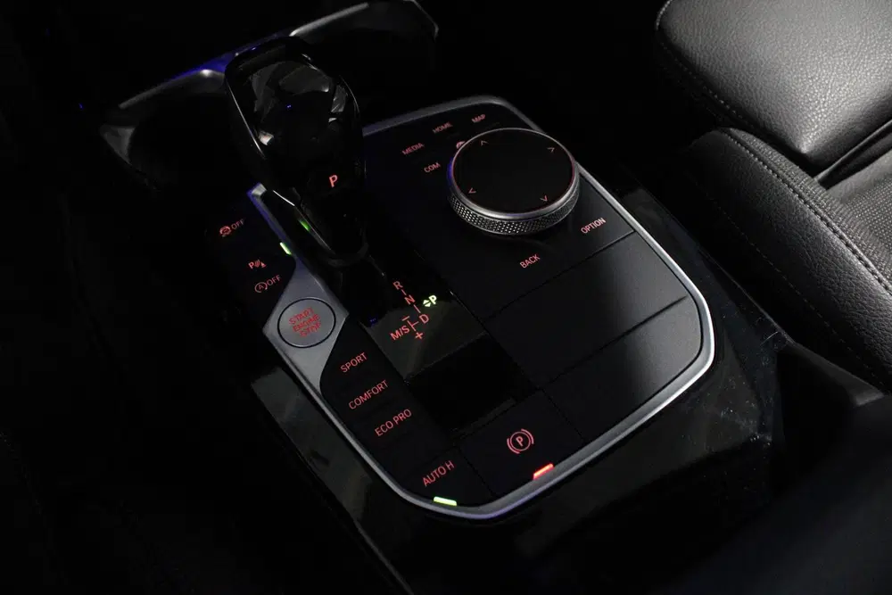 BMW 1-serie 120i Sport Line uit 2021, foto 19